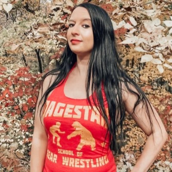 Meet your Posher, Sarah - Picture 1 of 1